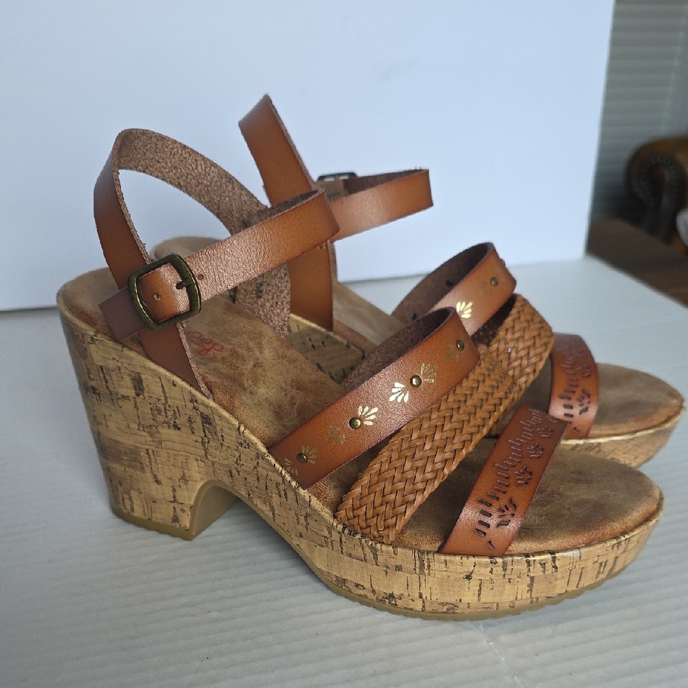 Kora Y2K 90's Tan Wedge Sandals Sz 7.5 Boho